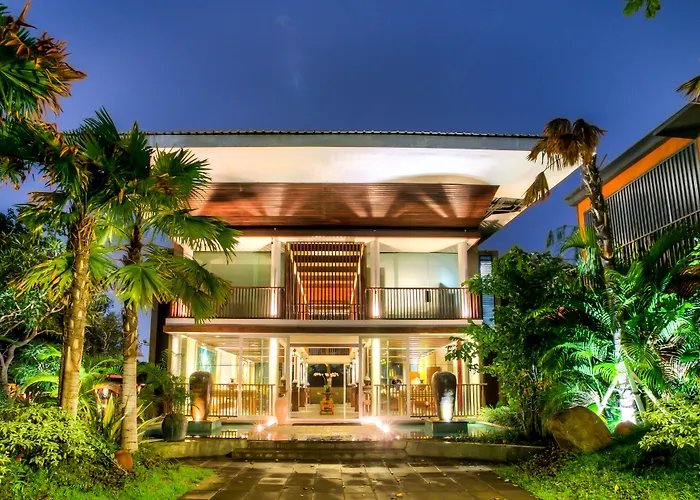 Javana Royal Villa *