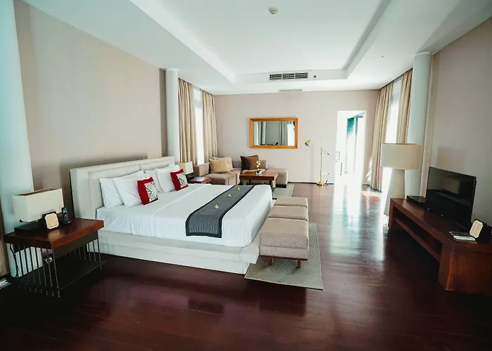Javana Royal Villa *